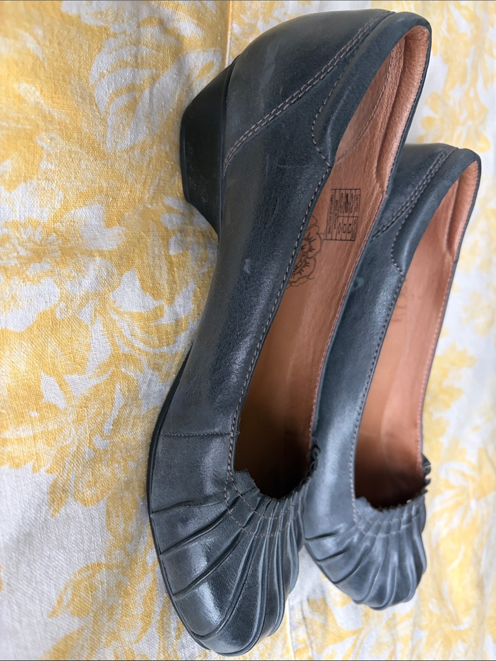 Leather Taos Pumps - Picture 6 of 11